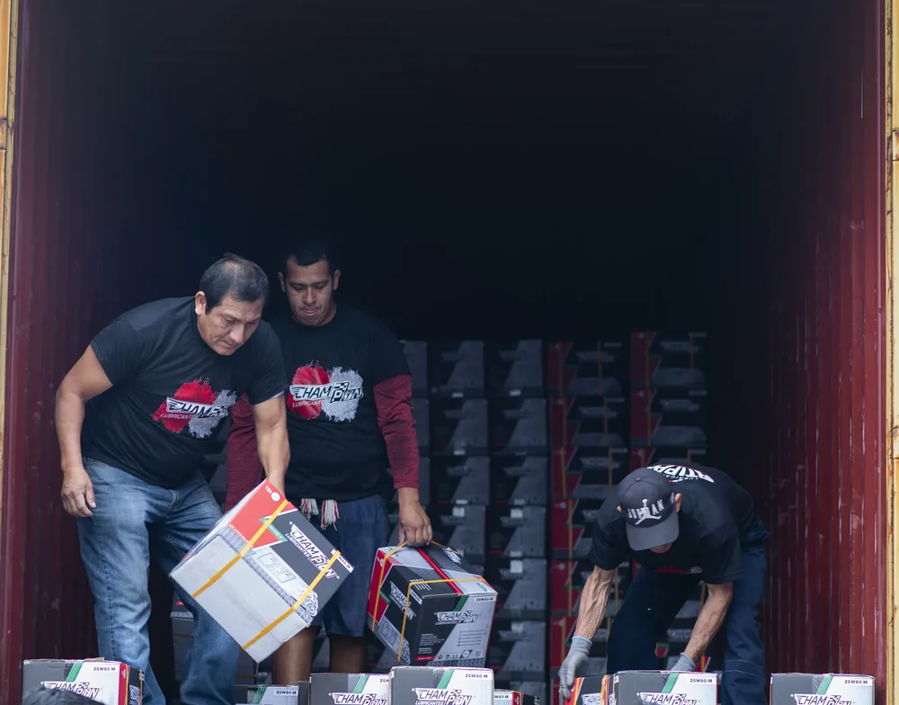 Recepción de productos ChamPion en el Perú.